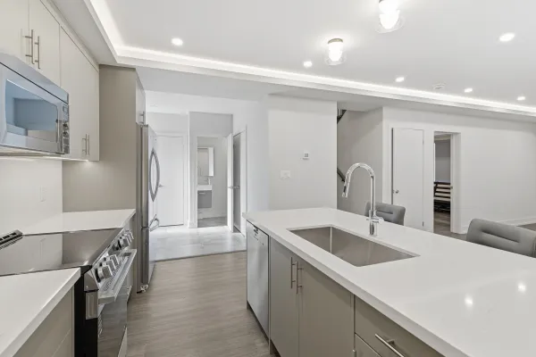 Upstairs at 26 Biggar Ave photo 8