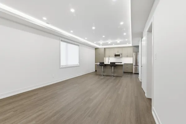 Upstairs at 26 Biggar Ave photo 10