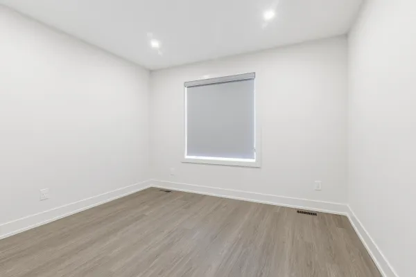 Upstairs at Regal Heights, Toronto photo 16