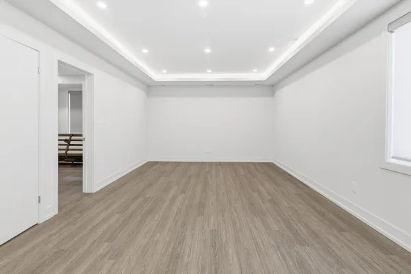 Upstairs at 26 Biggar Ave photo 18