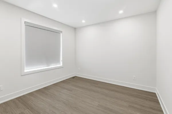 Upstairs at Regal Heights, Toronto photo 23