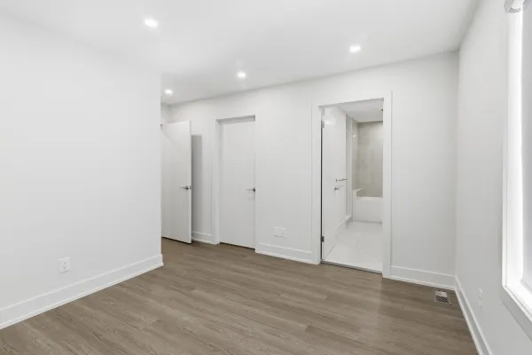 Upstairs at Regal Heights, Toronto photo 25