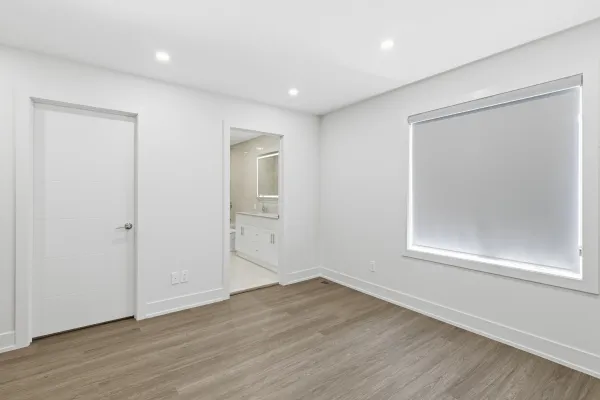 Upstairs at 26 Biggar Ave photo 26