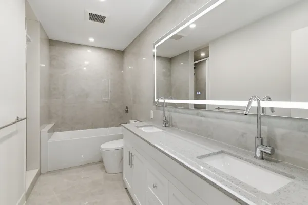Upstairs at Regal Heights, Toronto photo 27