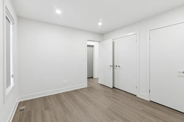 Upstairs at Regal Heights, Toronto photo 28