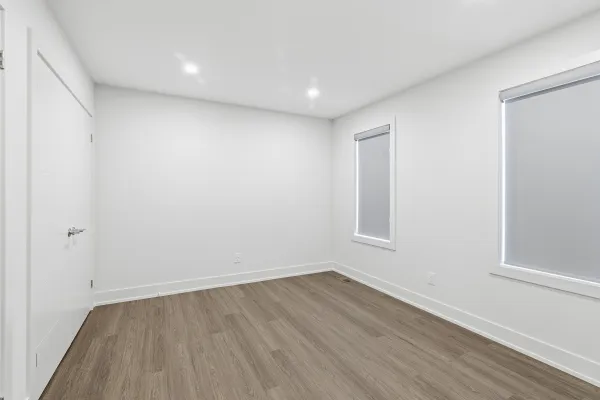 Upstairs at 26 Biggar Ave photo 29