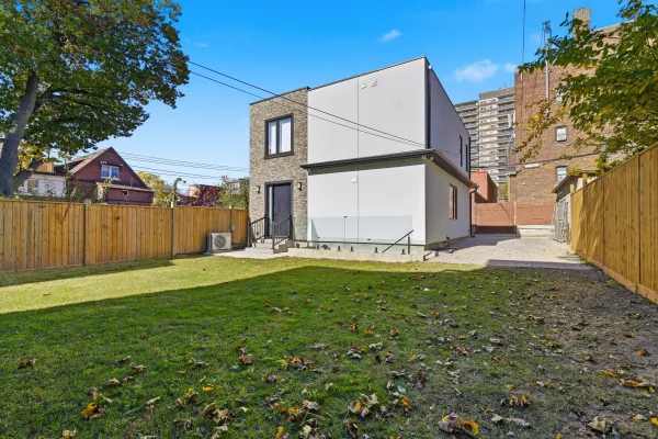 26 Biggar Ave photo 3