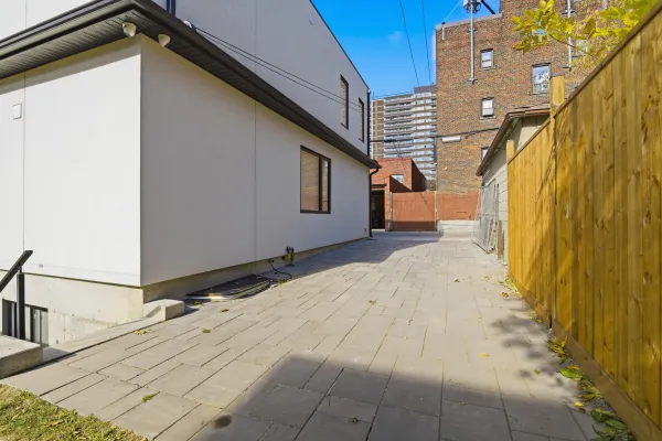 Downstairs at 26 Biggar Ave photo 25